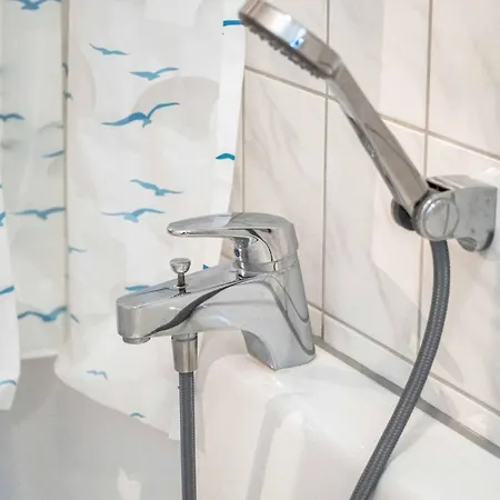 Central, Cozy, Bright Design 3 *