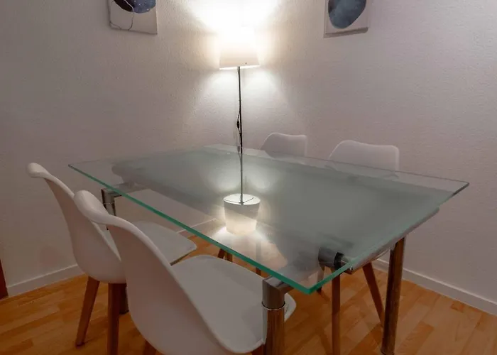 Central, Cozy, Bright Design 3 Apartment