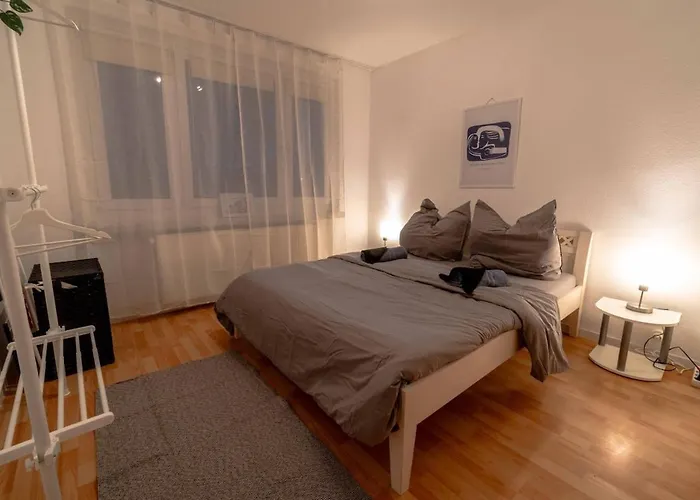 Apartment Central, Cozy, Bright Design 3 *