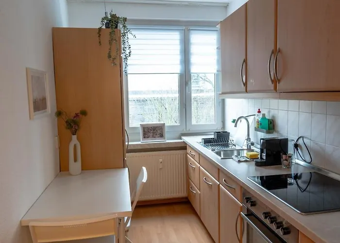 Apartment Central, Cozy, Bright Design 3