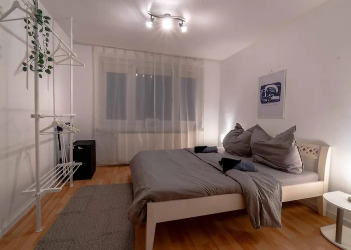 Apartment Central, Cozy, Bright Design 3 *